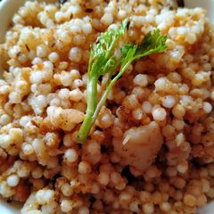 A picture of Maharashtrian style sabudana usad.
