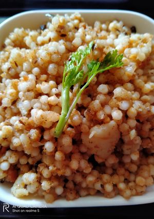 A picture of Maharashtrian style sabudana usad.
