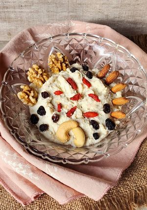Una foto de 🍌🌰Banana tibia con ricota y frutos secos 🌰 Desayuno invernal🌰🍌