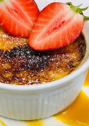 A picture of Crème Brulee.