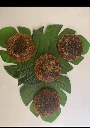 હાંડવો (Handvo Recipe In Gujarati) રેસીપી મુખ્ય ફોટો