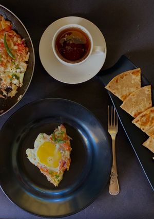 A picture of Afghani style Omelette.