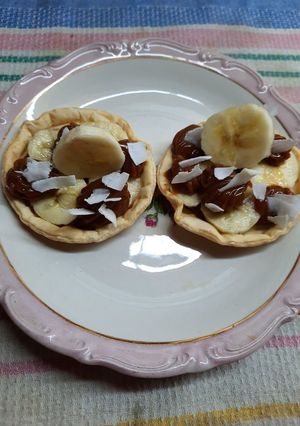 Una foto de Tarteletas caseras banana split