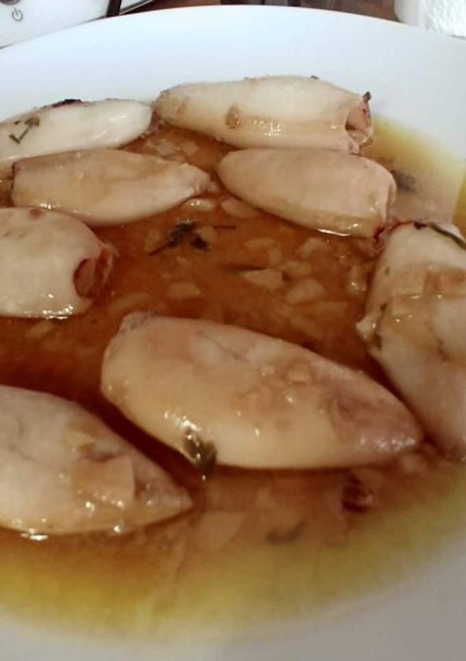 Una foto de Chipirones al ajillo
