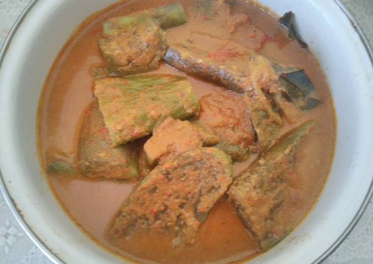 Terong masak santan pedas
