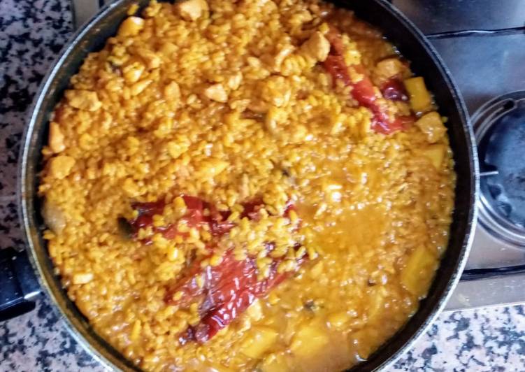 Arroz con sepia, pollo y champiñones