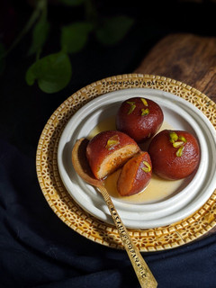 A picture of Instant Gulab Jamun.