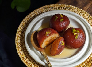 A picture of Instant Gulab Jamun.