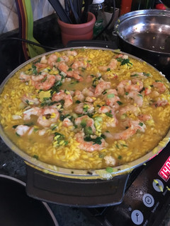 Una foto de Risotto amarillo de camarones GB