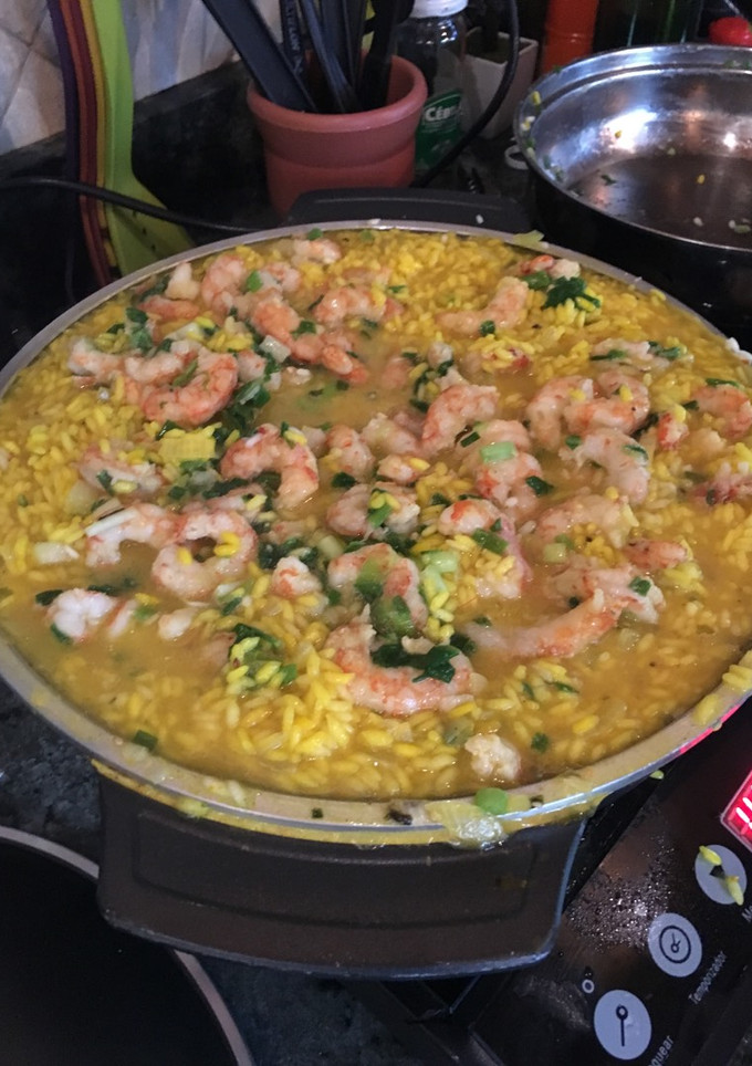 Una foto de Risotto amarillo de camarones GB