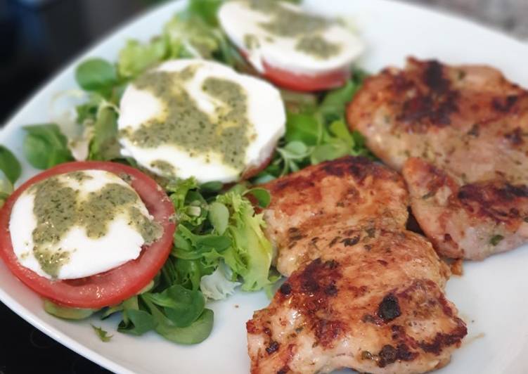 Contramuslos de pollo al ajillo con su guarnición