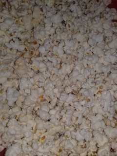 Foto de Pipoca com leite em pó 😊😋