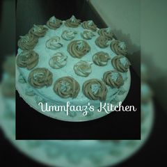 A picture of Whipped cream icing.