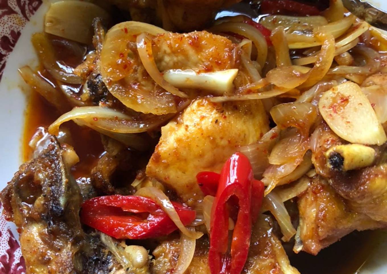 Ayam rebus dengan soya berempah