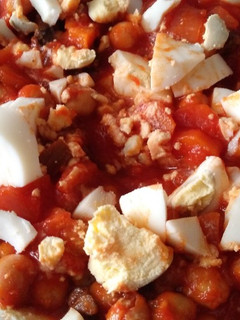 Una foto de Garbanzos con tomate