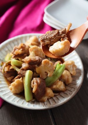 A picture of Cauliflower and Beef Stir-Fry with Oyster Sauce.