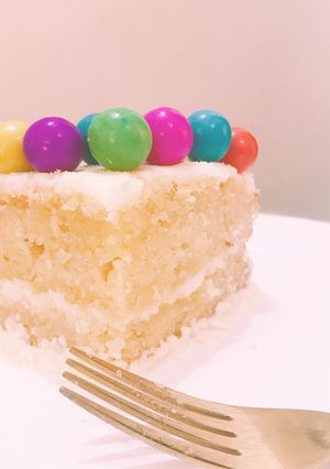 A picture of White coconut cake.