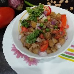 A picture of Chickpea salad.