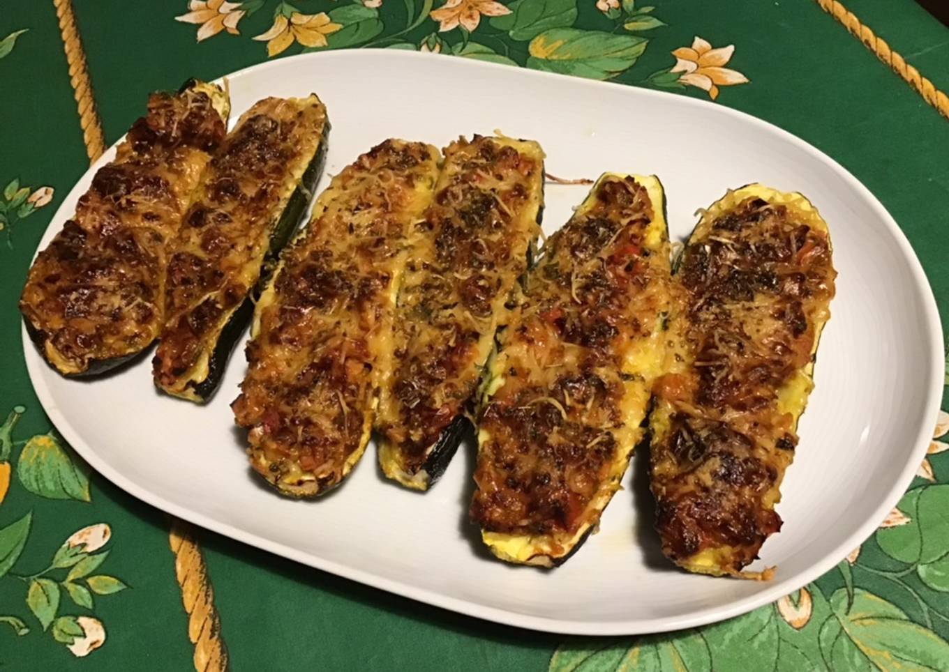 Courgettes farcies jambon tomates emmental et origan
