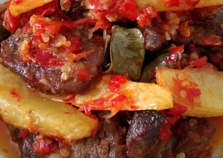 Bagaimana Membuat Daging sambal balado yang Lezat