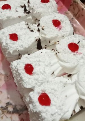 A picture of Vanilla pastry.