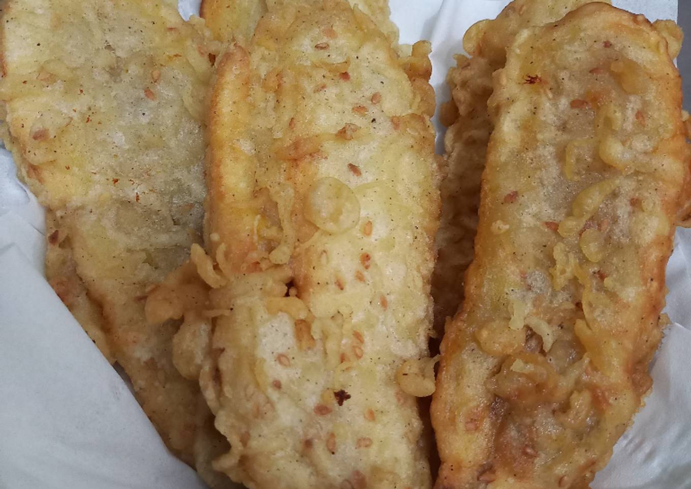 Pisang goreng gepeng kayu manis dan wijen