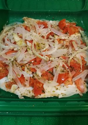Una foto de Merluza con tomate y orégano (Lékué)