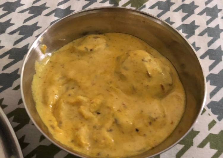 Sour kadhi pakoda