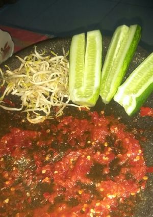 Foto resep Sambal mentah bikin nagih