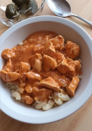 Tejfölös csirkepaprikás recept fotója