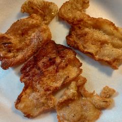 A picture of Rosemary, Thyme Fried Chicken Skins.
