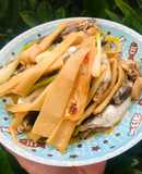 Cá nục kho măng và ba rọi