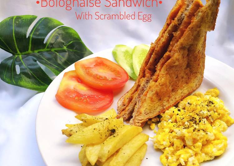 Bolognaise Sandwich With Scrambled Egg