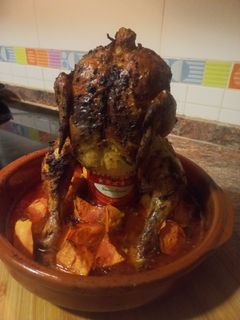 Una foto de Pollo sentado en cerveza 🍺