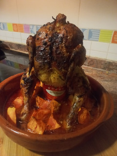 Una foto de Pollo sentado en cerveza 🍺
