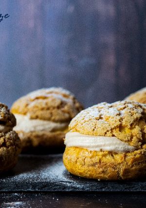 Ropogós képviselő fánk narancsos-vaníliás krémmel, csokihabbal recept fotója