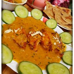 A picture of Paneer pasanda in gravy.