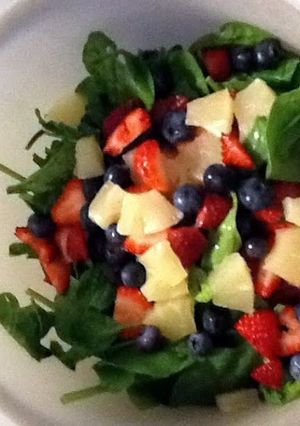 A picture of Amber's Famous Fruit Salad.