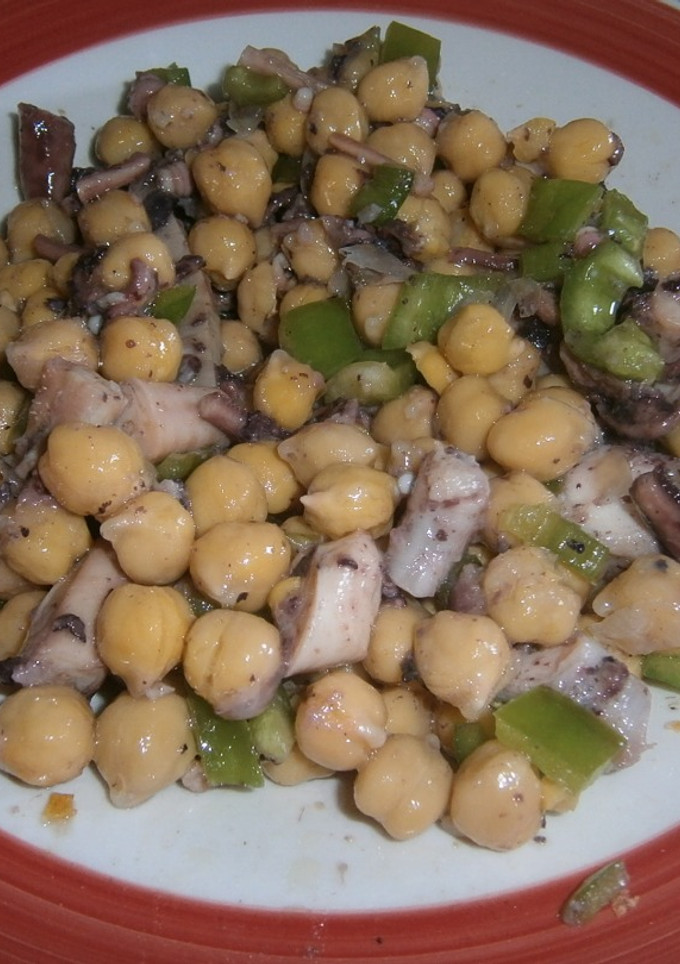 Una foto de Ensalada 5 minutos de pulpo y garbanzos