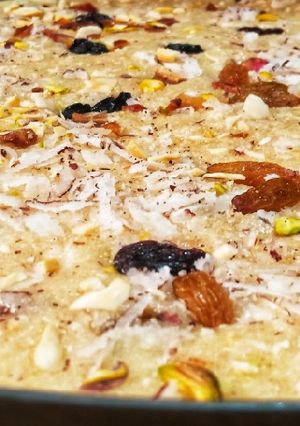 A picture of Sooji ka jama halwa.