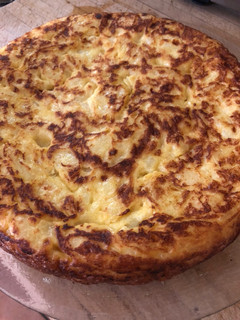 Una foto de Tortilla de patatas con cebolla