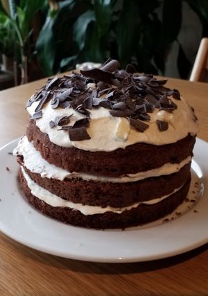 A picture of Black Forest Cake.