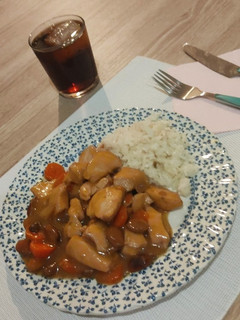 Una foto de Pollo con almendras al estilo chino