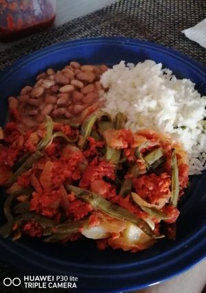 Una foto de Chorizo con nopales