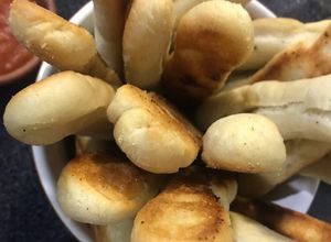 Una foto de Palitos de ajo🧄🥖
