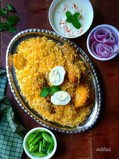 কলকাতা স্টাইল চিকেন বিরিয়ানী (kolkata style chicken biryani recipe in Bengal) রেসিপির প্রধান ছবি