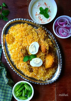 কলকাতা স্টাইল চিকেন বিরিয়ানী (kolkata style chicken biryani recipe in Bengal) রেসিপির প্রধান ছবি