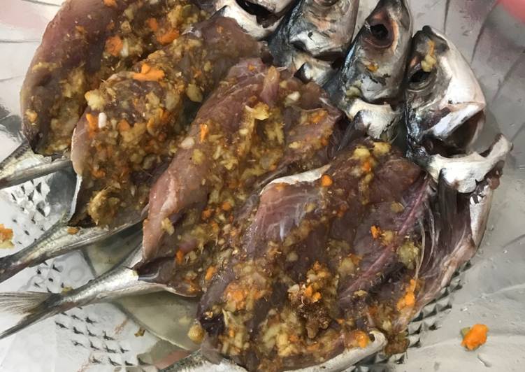 makanan Bumbu Marinasi Ikan Layang yang Enak Banget