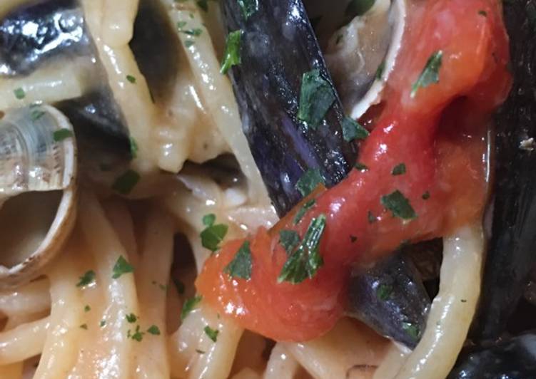 Spaghetti cozze e vongole con cremina