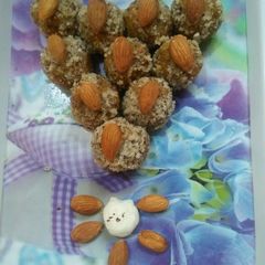 A picture of Mango oats balls.